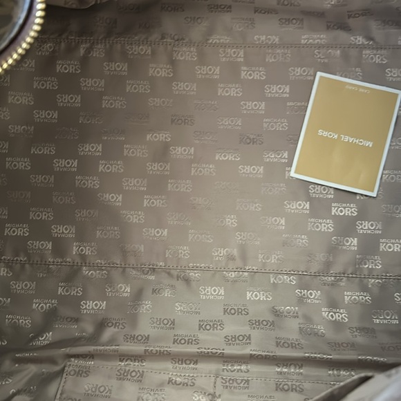 New Michael Kors Large unisex Logo Weekender Duffle Bag - Picture 6 of 12